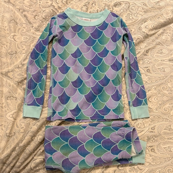 Hanna Andersson Other - Hanna Andersson Kids Pajama Set - Purple and Blue Scales